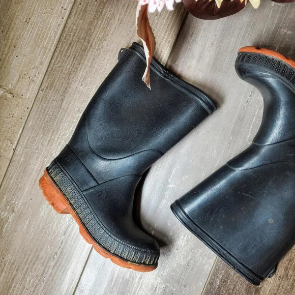 Kids Galoshes Rubber Waterproof Rain Chore Boots Size 6 Little Kid EUC - Picture 7 of 16